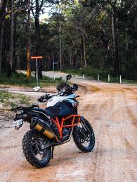 ktm adventure 1190 r a true superbike for the dirt photo gizmag loz blain ktm adventure ktm adventure motorcycling