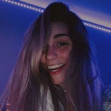 Lizzie Lewis's Instagram, Twitter & Facebook