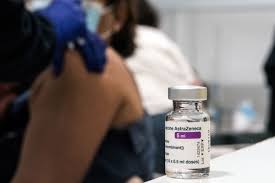 (efe) la paralización temporal del uso de la vacuna de astrazeneca hasta que se esclarezca si es la causa de las trombosis (15 casos de trombosis venosa profunda y 22 de embolia pulmonar, reportados por la compañía en un comunicado emitido este lunes) que han tenido. Los Vectores De Adenovirus Posible Causa De Los Trombos De Astrazeneca Y Janssen
