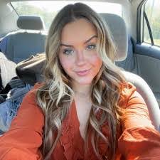 Kelsey Gallant's Instagram, Twitter & Facebook