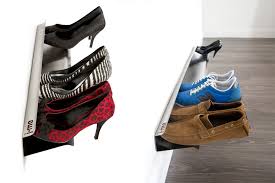 Schuhschränke sorgen platzsparend für ordnung im flur und bieten noch einige zusatzfunktionen wie eine sitzbank, eine ablage für die. Designer Schuhregal Von J Me