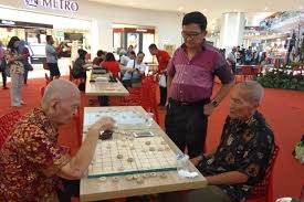 Xiangqi berada dalam keluarga yang sama dengan catur. Permainan Tradisional Tiongkok Meriahkan Imlek Di Solo