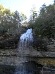 Tall waterfall from an observation deck and the flat rocks at the base of the waterfall. Bridal Veil Falls Highlands 2021 All You Need To Know Before You Go With Photos Tripadvisor