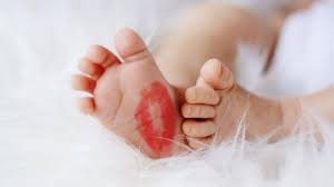 Tanda lahir pada dibagi menjadi beberapa jenis tanda lahir berdasarkan bentuk tanda lahir dan warna tanda lahir. Arti Kedutan Di Telapak Kaki Kanan Pertanda Ada Yang Iri Hingga Mendapat Pertolongan Tribun Batam