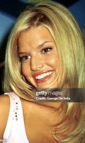 Jessica Simpson posted a picture of a random woman in the recording studio  : r/DListedCommunity