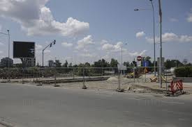 Astfel, pe lângă lărgirea carosabilului, au fost modernizate și. Inquam Photos Largire