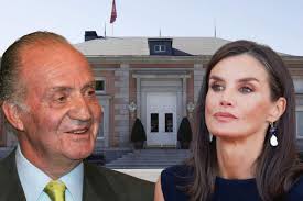Juan Carlos I hunde a Letizia Ortiz por las fotos de Leonor