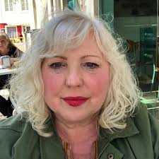 What size grow bags are recommended for growing dahlias?