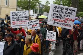 Les français dans la rue contre le pass sanitaire. Nancy La Manifestation Contre Le Pass Sanitaire Derape Le Maire Condamne Les Violences Lorraine Actu