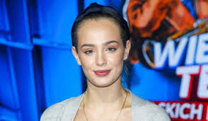 Aktorka znana z serialu rodzinka.pl zaskoczyła metamorfozą. Wiktoria Gasiewska Odstrzelila Sie Jak Gwiazdy Na Okladkach Playboy A Ten Widok Odbiera Mowe Zdjecia Super Express Wiadomosci Polityka Sport