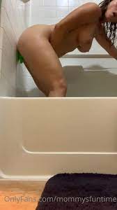 Mommysfuntime shower play - Thothub