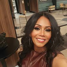 Reunion after 4years!!! Vianny Ogando beautiful xoxo. Wanda Arroyo Coronel  Gloria Baca had a nice time with you ladies. Madame President  @q.b_unique_productions