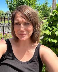 Ashley Schmelzer's Instagram, Twitter & Facebook