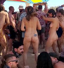 Hippie girls dancing naked at festival - ThisVid.com