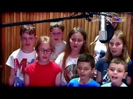 Piosenka dla mamy i taty. Piosenka Dla Mamy I Taty Teledysk Kdk Youtube