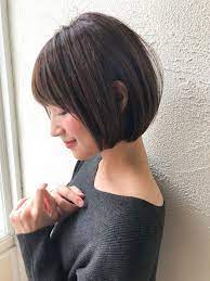 丸みのあるショートボブ 顔まわりの髪で小顔効果抜群 ショートボブのヘア 美髪 ショートボブ