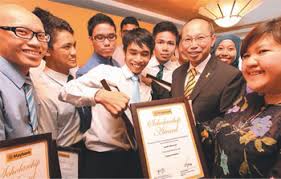 Maybank foundation scholarship awards is now available. Maybank Online Annual Report 2013
