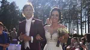 В 1981 году юная екатерина гордеева (фото показано ниже) на катке познакомилась с сергеем гриньковым. Darya Gordeeva Poslednie Novosti Gazeta Ru