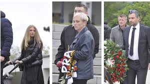 Charlotte gottová zpívá, hraje, tancuje a má velký předpoklad k tomu stát se jednou opravdovou hvězdou.„obě holčičky jsou velmi talentované, nemají zábrany, což je důležité. Pohreb Fotbalisty Josefa Surala 28 Place Zdrcena Manzelka Maminka I Fanousci Extra Cz