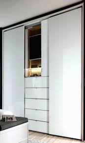22 Cool Schrank Schiebeturen Schienensystem In 2020 Kleiderschrank Mit Tv Schlafzimmer Eingebaut Badgestaltung