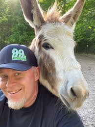 Can anyone cover a last minute walk in at Horseshoe Casino for the Amish  Outlaws tonight?