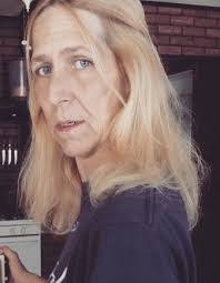 Kelly Barbour's Instagram, Twitter & Facebook