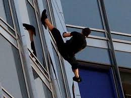 A practically unbelievable photograph of actor tom cruise sitting on top of the burj khalifa, the world's tallest building at a height of more than a half mile, is frequently shared online along with the claim that the actor wasn't wearing a harness during the stunt: Tom Cruise Films More Death Defying Stunts At Burj Khalifa Entertainment Gulf News