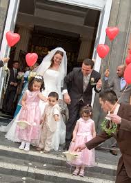 Elegante streukörbe aus jute für die blumen zum streuen bei der hochzeit. Blumenkinder Zur Kirchlichen Trauung Agentur Traumhochzeit
