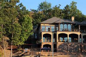 Lake Of The Ozarks Vacation House Lake House Vacation Home House Styles