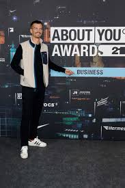 #hermeslogistics #aya21 #morethanattitude @447223985814363:274:about you awards @64694257920:274:prosieben. About You Awards 2021 Bill Kaulitz Mogli Und Cro Gewinner Outfits Stars Fiv Magazin