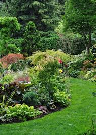 Using Lines To Advantage In A Garden Setting Beautiful Gardens Garden Landscape Design Landscape Design