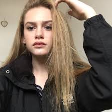 Evie Robinson (@EvieRob07234767)