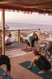 Than the flow of surya daryam, flow of surya kertalam, flow of nadwityam suryam, etc. Das Sind Die Besten Surf Und Yogareisen 2020