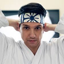 Cobra kai could do wrong. Cobra Kai Warum Die Karate Kid Fortsetzung Viel Besser Ist Als Andere Remakes Stern De