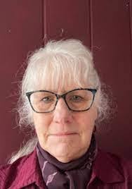 Sarah Dille's Instagram, Twitter & Facebook