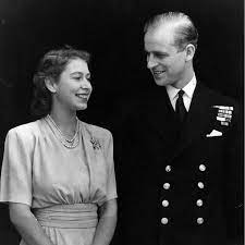 Prinz philip ist im alter von 99 jahren gestorben. Queen Elizabeth Prinz Philip Das Ist Ihre Liebesgeschichte Gala De