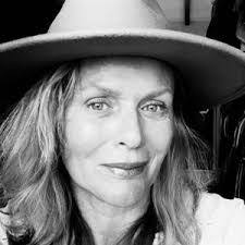 Kerrie Smith's Instagram, Twitter & Facebook