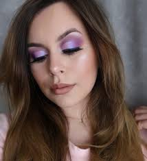 ✨ABOUT-FACE✨ Cue the fun and colorful looks⏩⏩ . . . FACE @glowrecipe banana  soufflé moisture cream @tatcha silk canvas primer @rarebeauty foundation in  160C @marcjacobsbeauty O!MEGA Bronze 'tan-tastic' @aboutfacebeauty light  lock highlighter