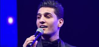 بالصور بعد أن جمع أكثر من ربع مليون دولار للاجئي فلسطين محمد عساف يحيي حفلا في كاليفورنيا Concert Detail News