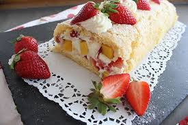 Sallys Blog Erdbeer Mango Sahne Rolle Kuchen Und Torten Susse Rezepte Lebensmittel Essen