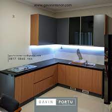 Seperti bisa anda perhatikan jika diaplikasina dengan baik hpl tetap mampu membawa kesan mahaldan minimalis. Kitchen Set Minimalis Minimalis Ide Dapur Kabinet