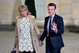French president emmanuel macron has described his brazilian counterpart jair bolsonaro as extremely disrespectful after the south american leader appeared to mock his wife, brigitte macron. Emmanuel Macrons Frau Ist 25 Jahre Alter Na Und Woman At
