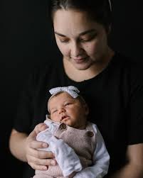 A few photos from a night a few weeks ago where the light was beautiful and  the family was quite good looking! :) . . . #familyphotography  #naturallight #virginiafamilyphotographer