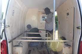Pour l'aménagement fourgon en van, la banquette lit joue un rôle essentiel dans l'occupation de l'espace. Support Lit Fourgon Amenage Fourgon Et Van Amenage