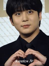 Jinho Cho's Instagram, Twitter & Facebook