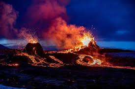 The 24h volume of lava is. Lava Spews From New Fissures At Iceland Volcano Reuters Com
