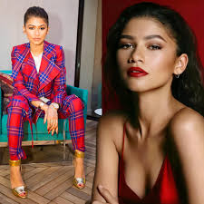 My birthday month is here ❤️❤️ I have started receiving gifts from my fans  already 💕💕 Start sending your gifts and get your invite to the party 🎉🎉  It's gonna be fun 😊🎉🎉