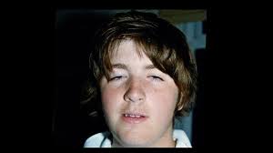 Dedicated dad snaps son in photo every day for 21 years