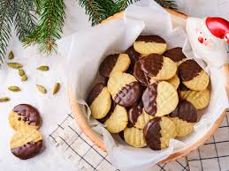 Instead, people assemble a menu with several dishes that they enjoy or the family eats in a restaurant. German Christmas Recipes And Traditions