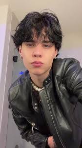 Loren Baker's Instagram, Twitter & Facebook